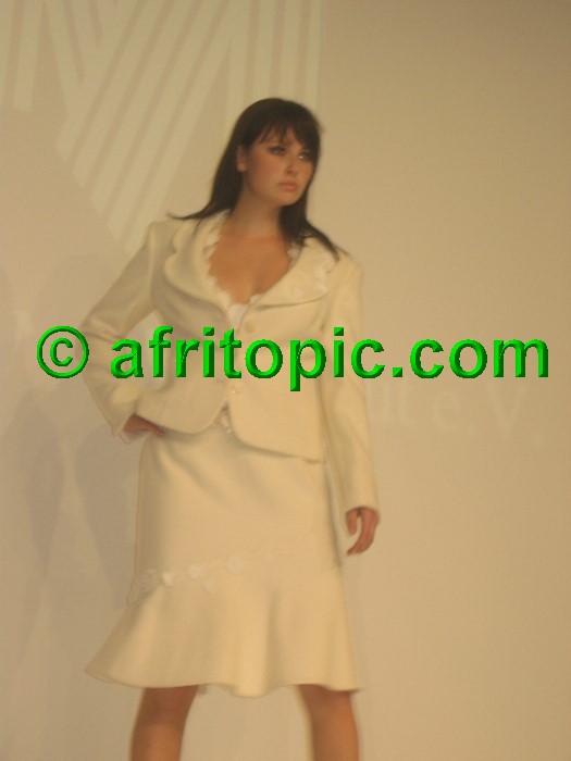 ../Images/Krefeld-Strssenmodenschau-2005 680.jpg